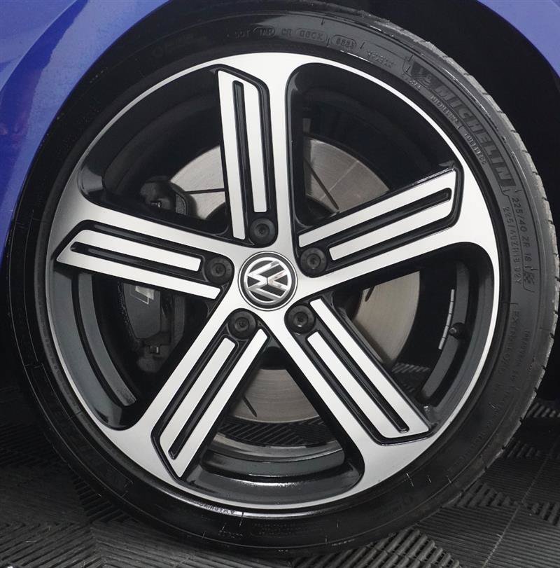 Used 2016 Volkswagen Golf R 4-Door AWD/4WD image 3