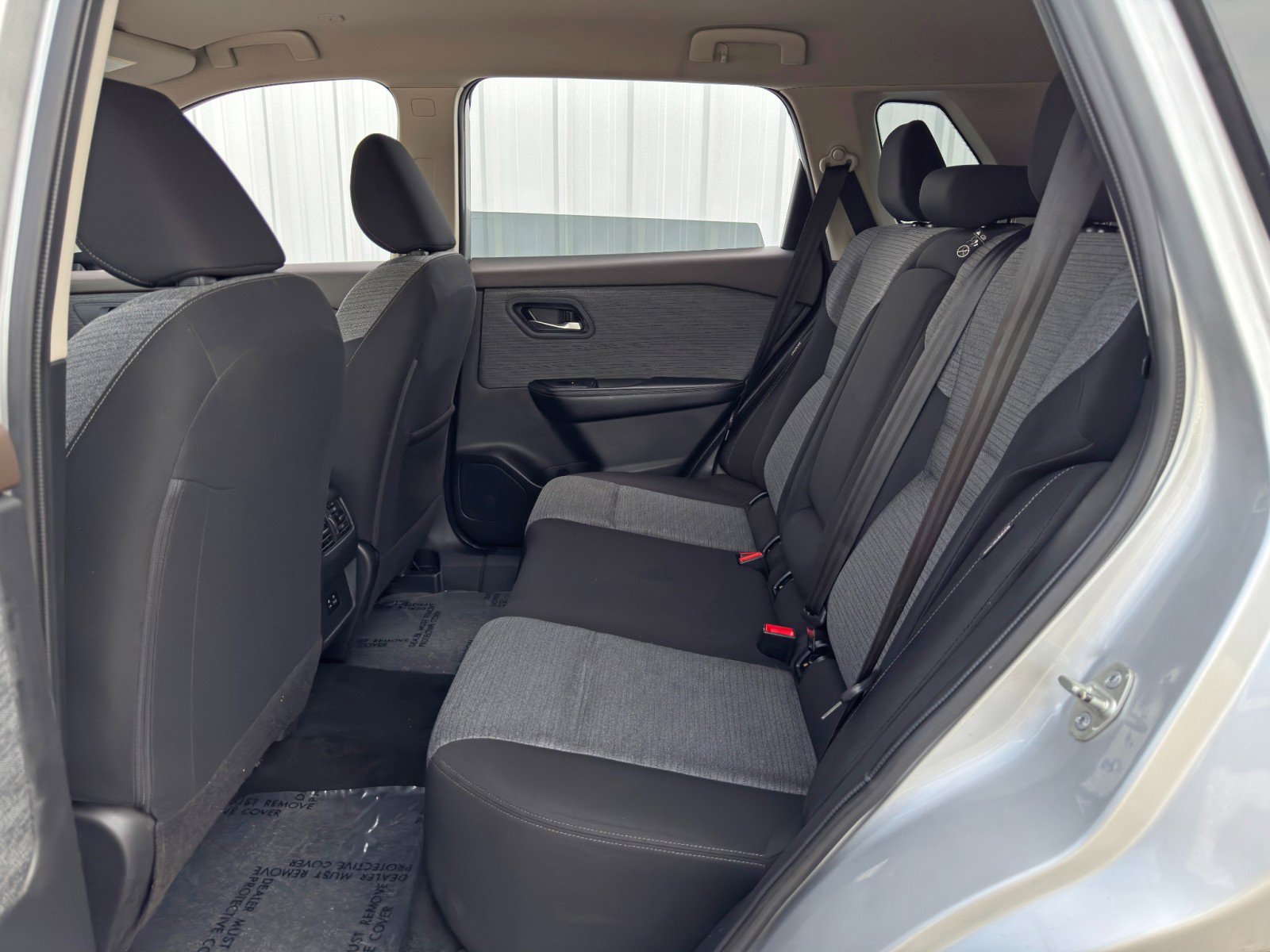 Used 2023 Nissan Rogue SV image 36