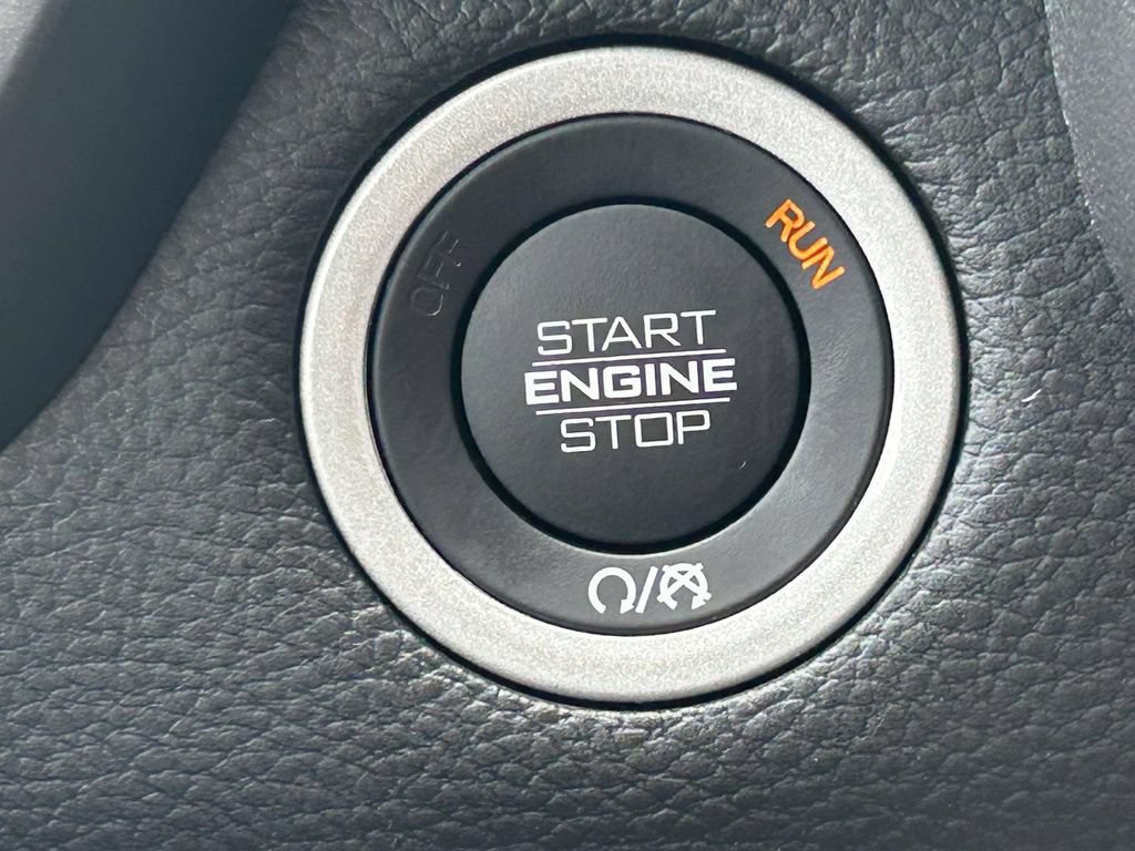 Used 2025 RAM 1500 Big Horn RWD image 28