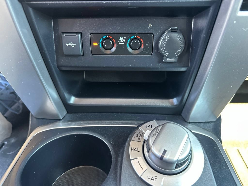 Used 2020 Toyota 4Runner Limited AWD/4WD image 21