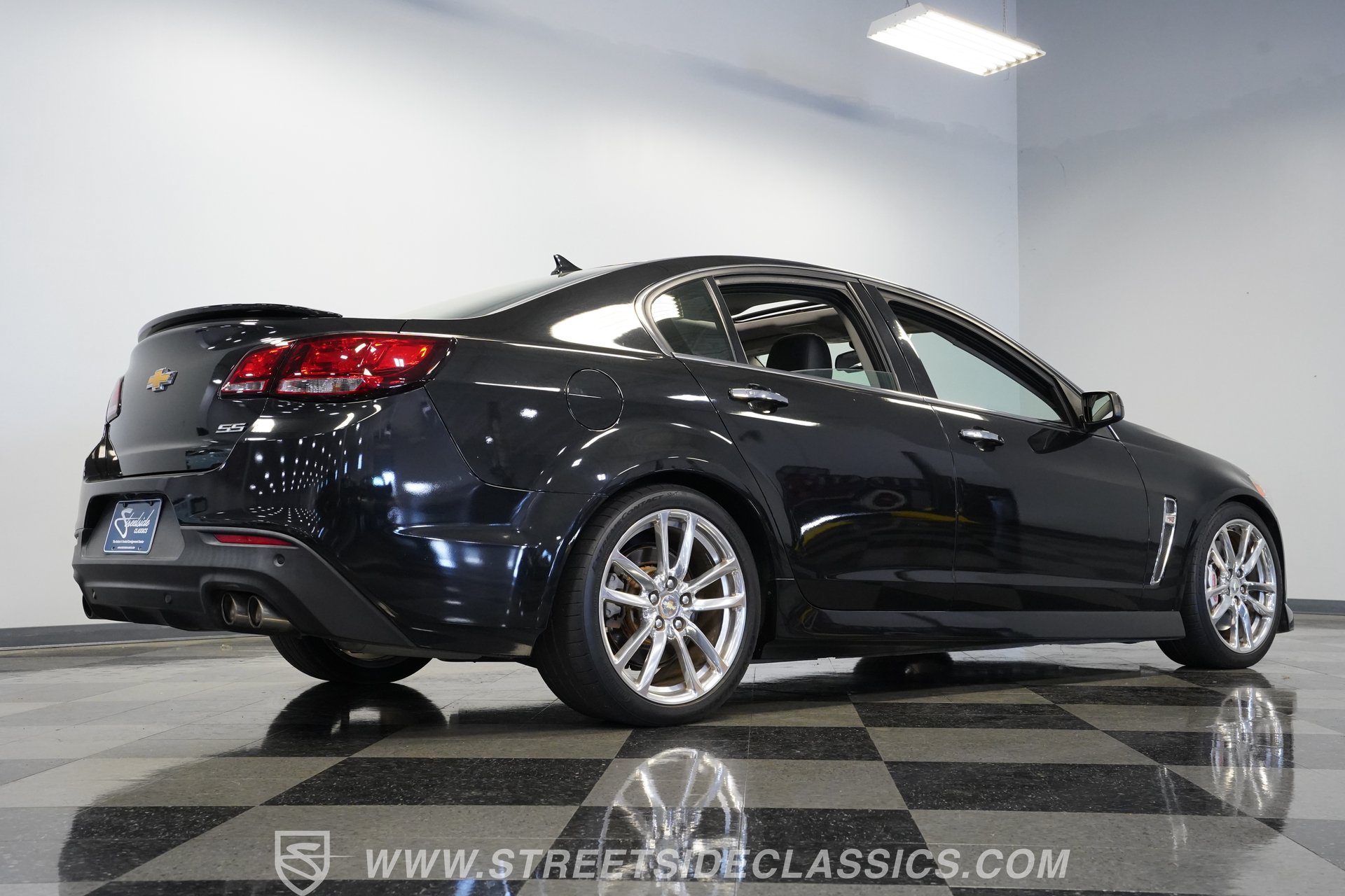 Used 2014 Chevrolet SS RWD image 28
