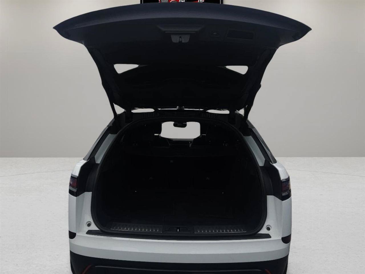 Used 2020 Land Rover Range Rover Velar R-Dynamic S AWD/4WD image 27