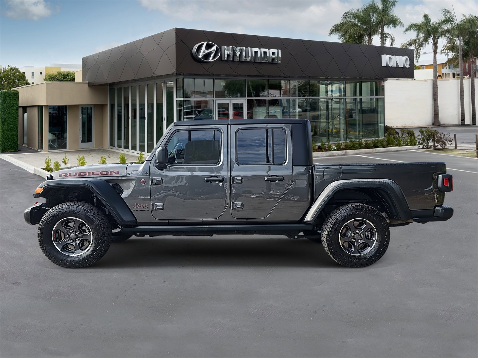 Used 2023 Jeep Gladiator Rubicon w/ Trailer Tow Package image 6