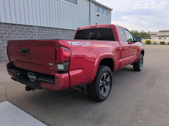 Used 2018 Toyota Tacoma TRD Sport w/ Technology Package AWD/4WD image 3