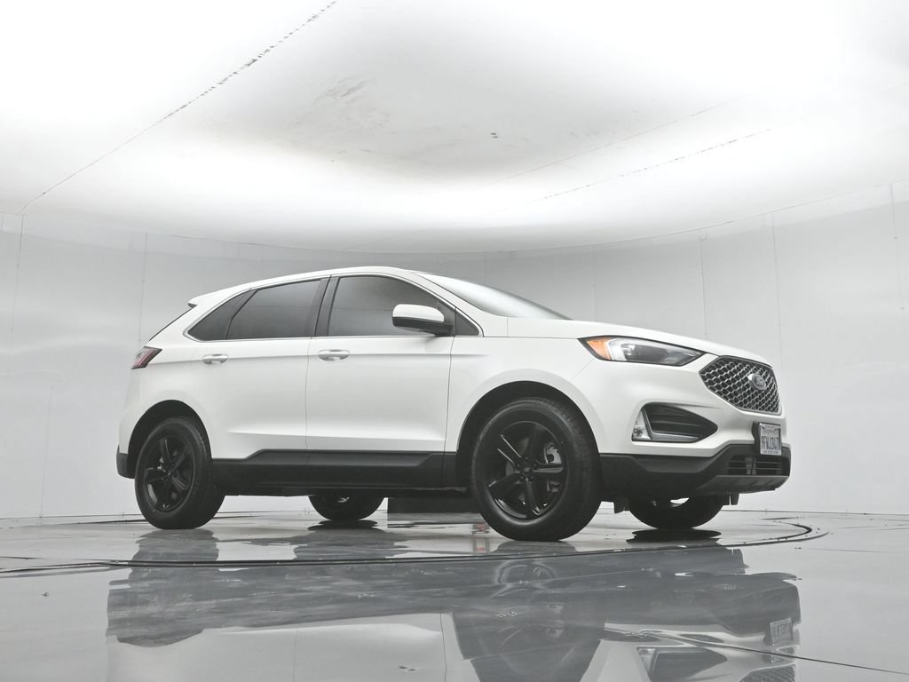 Certified 2023 Ford Edge SEL w/ Convenience Package AWD/4WD image 4