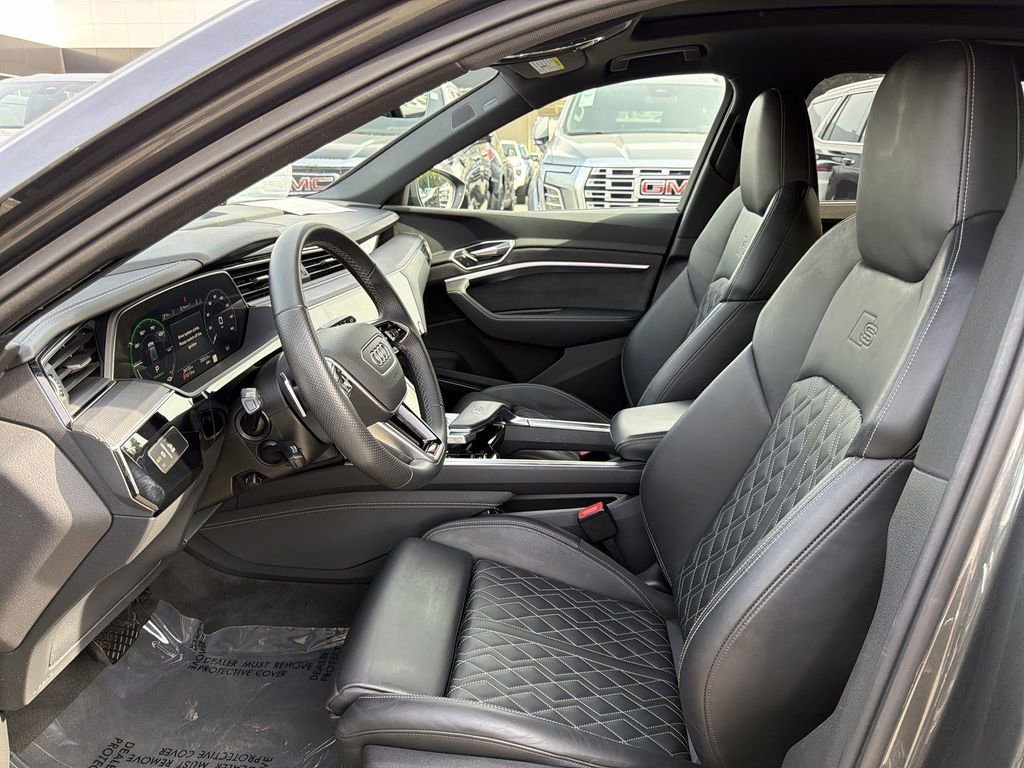 Used 2022 Audi e-tron S Prestige w/ Prestige Package image 23