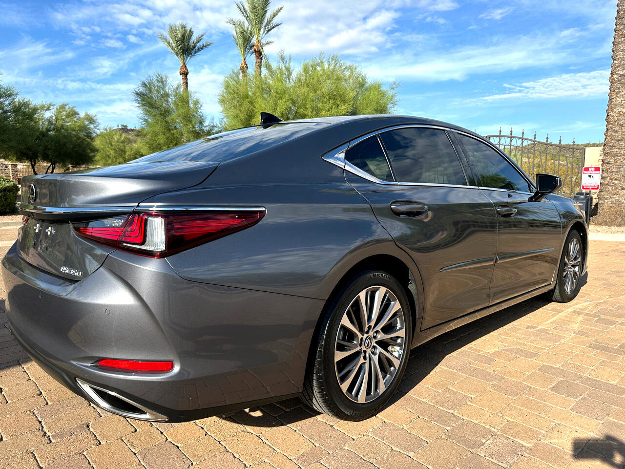 Used 2020 Lexus ES 350 w/ Luxury Package image 8