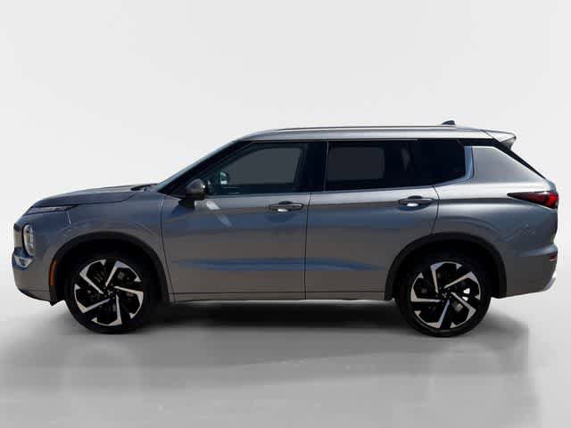 Used 2024 Mitsubishi Outlander SEL FWD image 2
