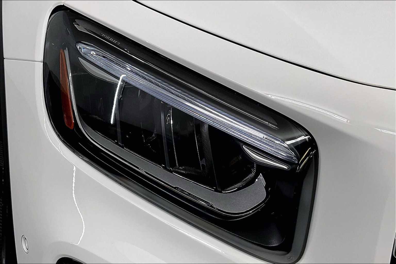 New 2025 Mercedes-Benz GLB 250 4MATIC image 15