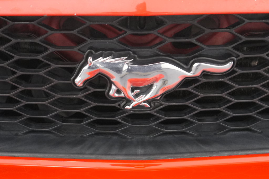 Used 2005 Ford Mustang Convertible RWD image 10