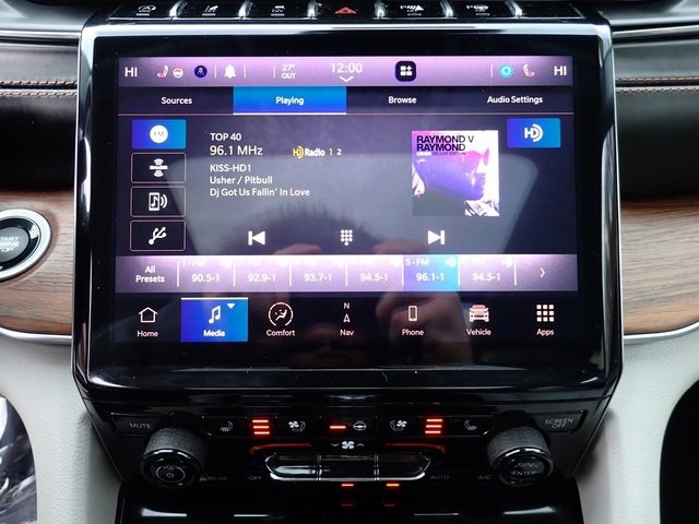 Used 2021 Jeep Grand Cherokee L Summit w/ Advanced Protech Group IV image 28