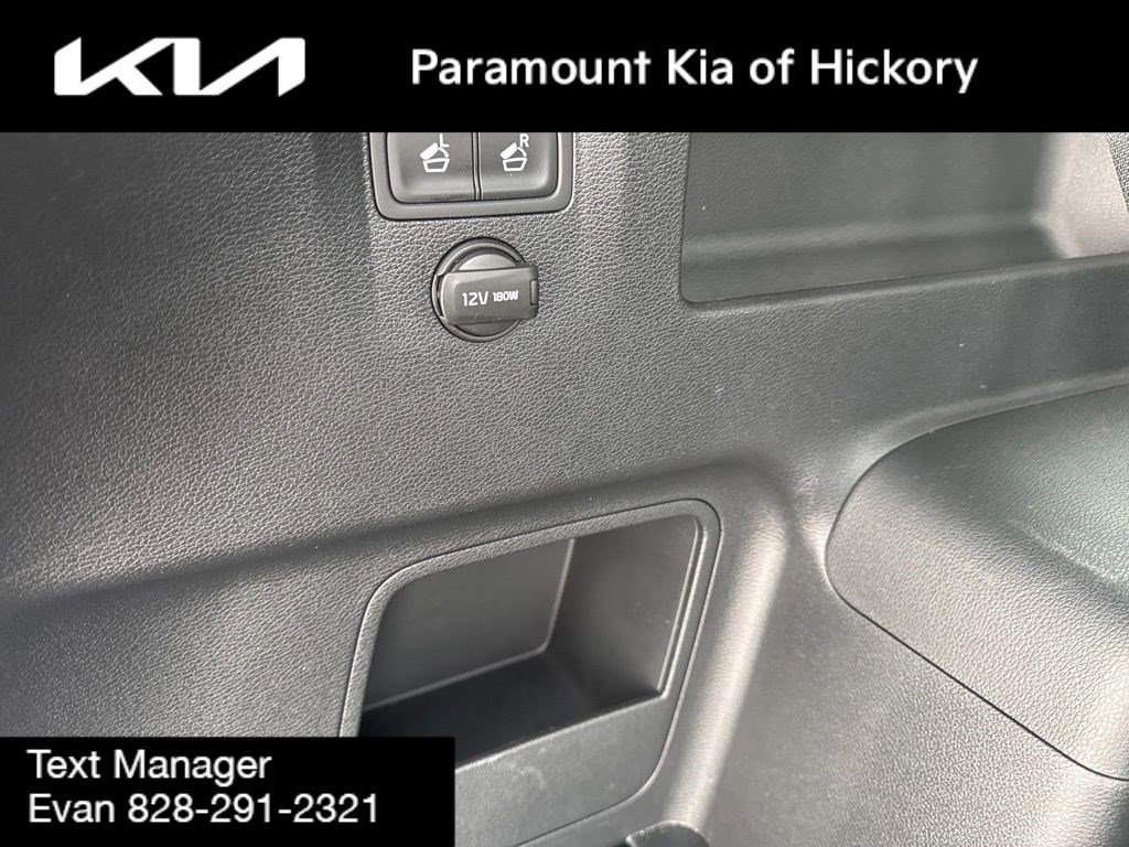 Used 2023 Kia Telluride S image 12