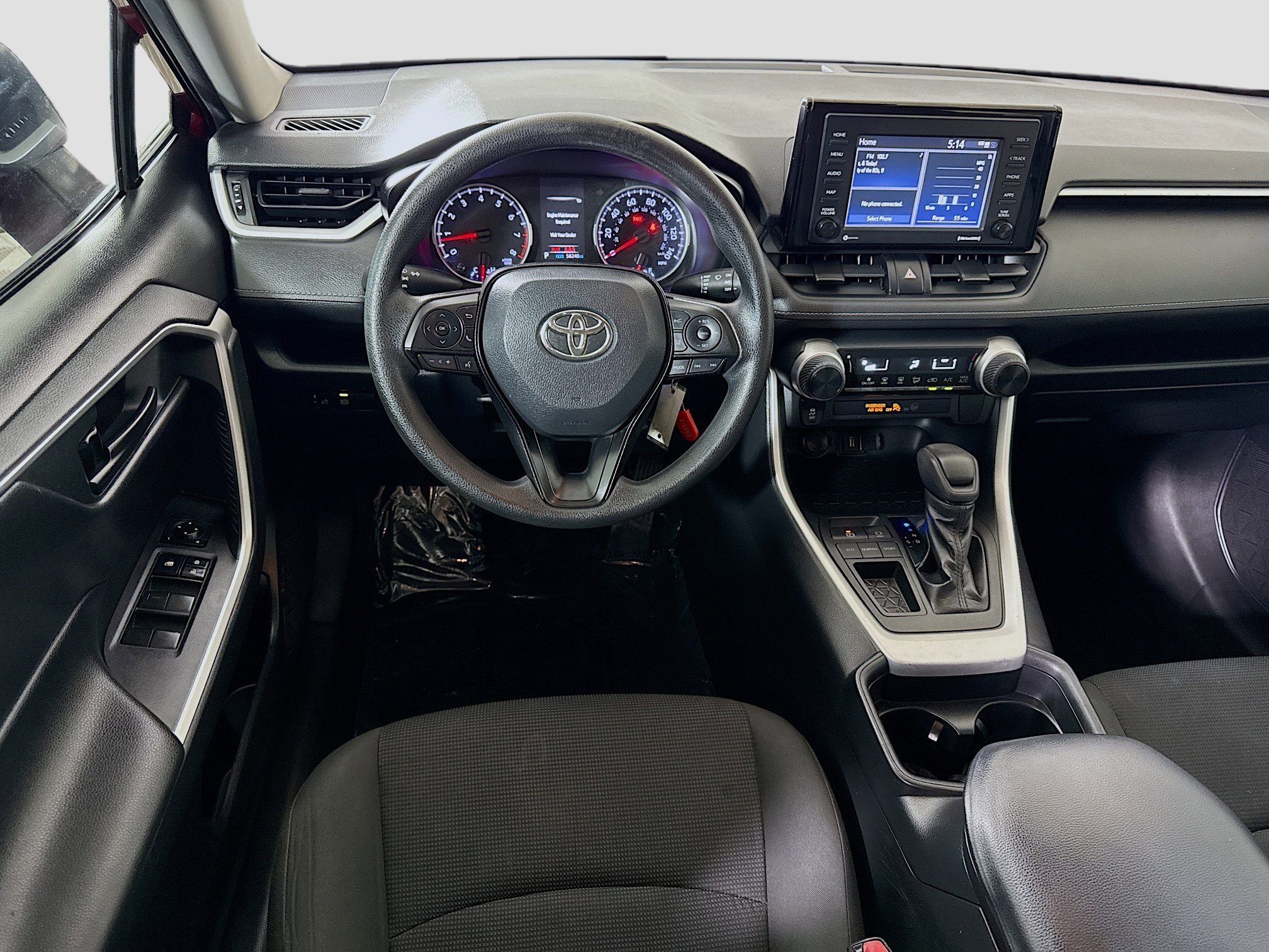 Used 2020 Toyota RAV4 LE image 17