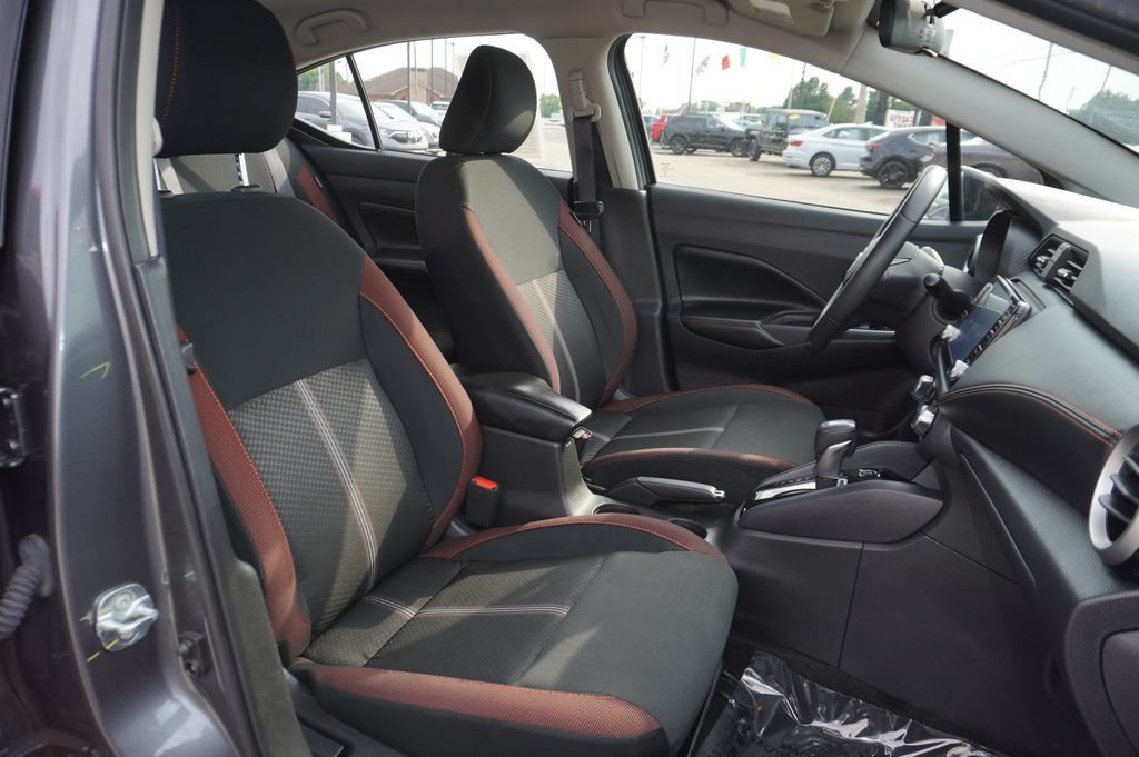 Used 2024 Nissan Versa SR FWD image 29