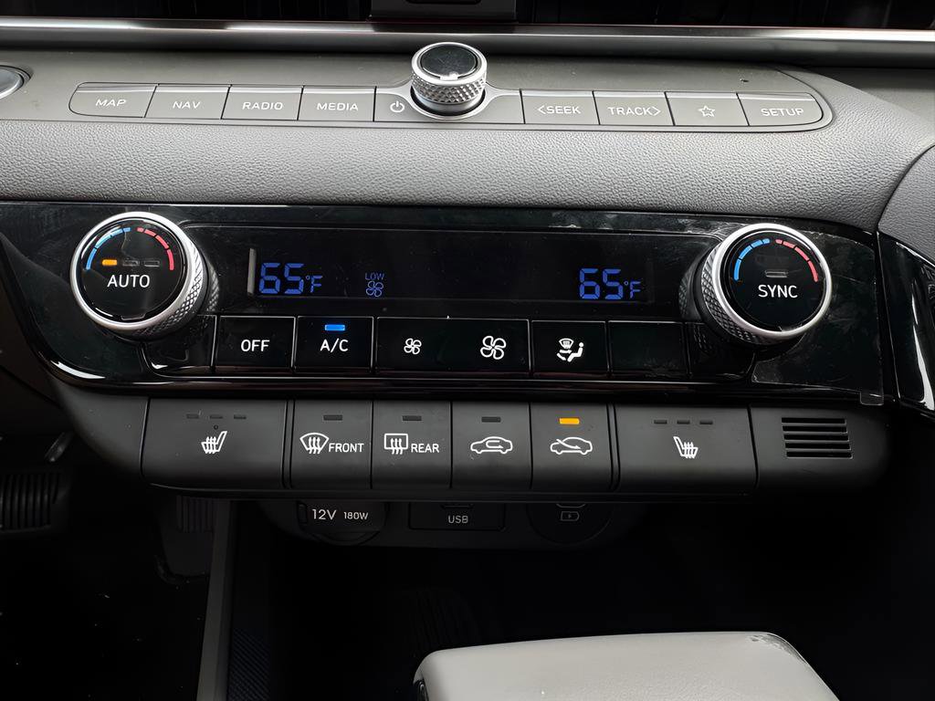 Used 2024 Hyundai Elantra SEL w/ Convenience Package image 29