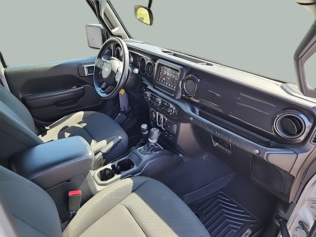 Used 2021 Jeep Wrangler Unlimited Sport AWD/4WD image 9
