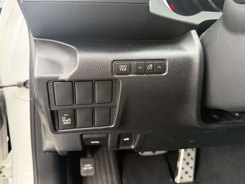 Used 2016 Lexus IS 300 AWD w/ F Sport Package image 26