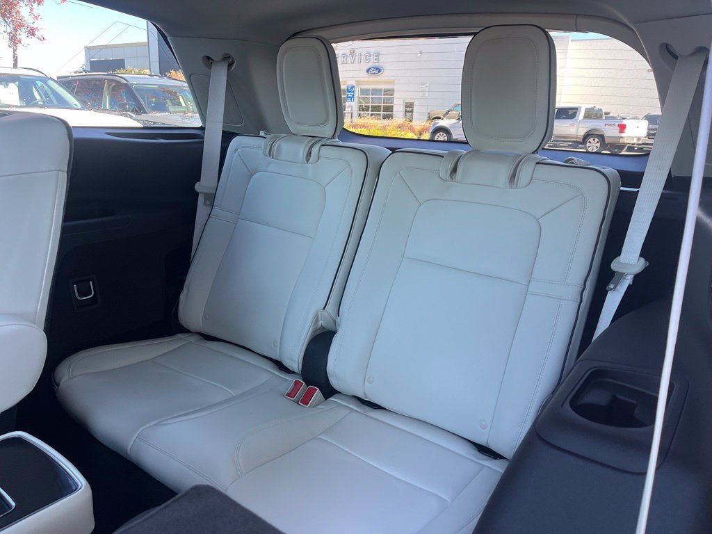 Certified 2022 Lincoln Aviator Black Label Grand Touring w/ Class IV Trailer Tow Package AWD/4WD image 18