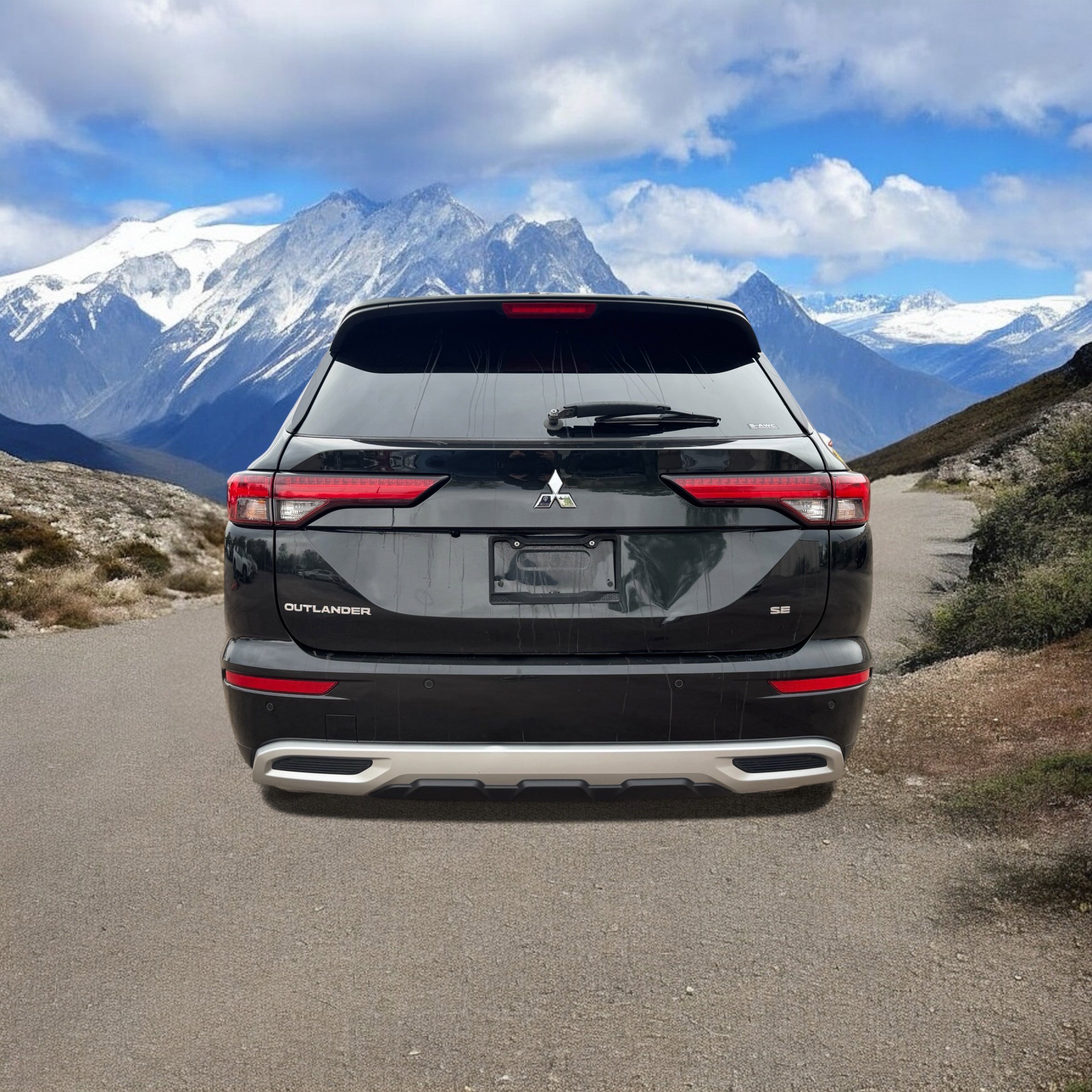 Used 2023 Mitsubishi Outlander SE AWD/4WD image 4
