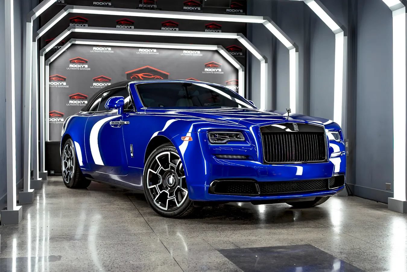 Used 2021 Rolls-Royce Dawn RWD image 4