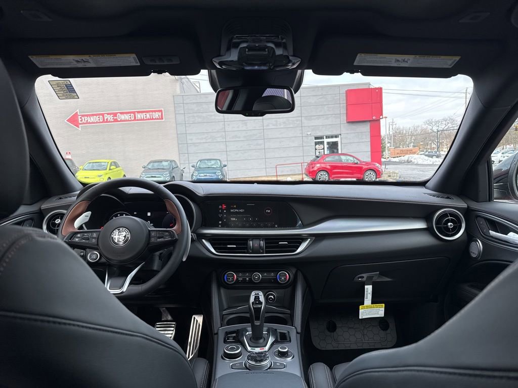 New 2025 Alfa Romeo Stelvio Sprint image 13