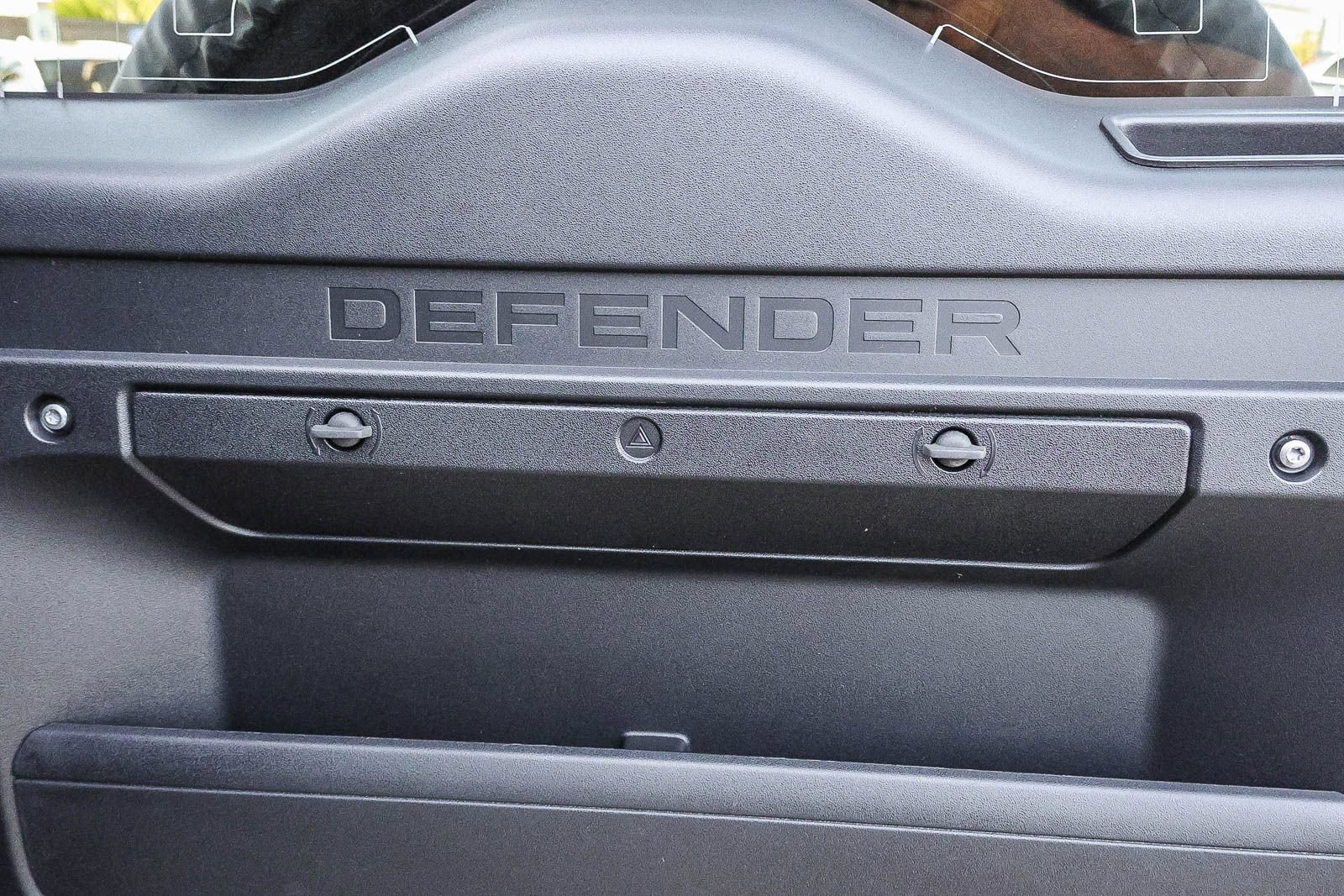 New 2026 Land Rover Defender 130 X-Dynamic SE AWD/4WD image 26