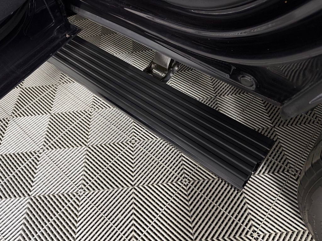 Used 2025 Ford Expedition Platinum image 31