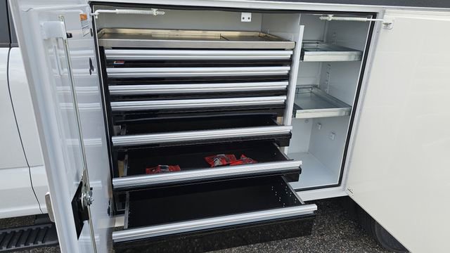 New 2025 Ford F550 4x4 Regular Cab Super Duty image 10