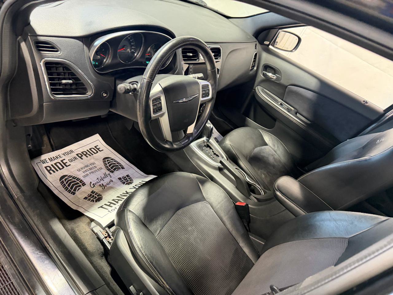 Used 2012 Chrysler 200 S FWD image 23