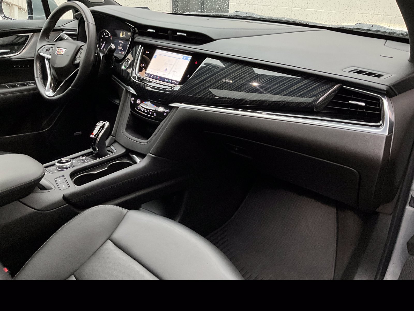 Certified 2023 Cadillac XT6 Premium Luxury AWD/4WD image 10
