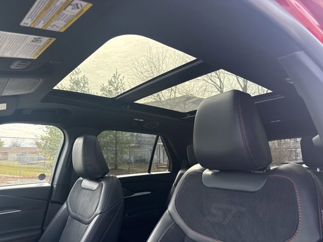 Certified 2025 Ford Explorer ST w/ Sun And Sound Package image 14