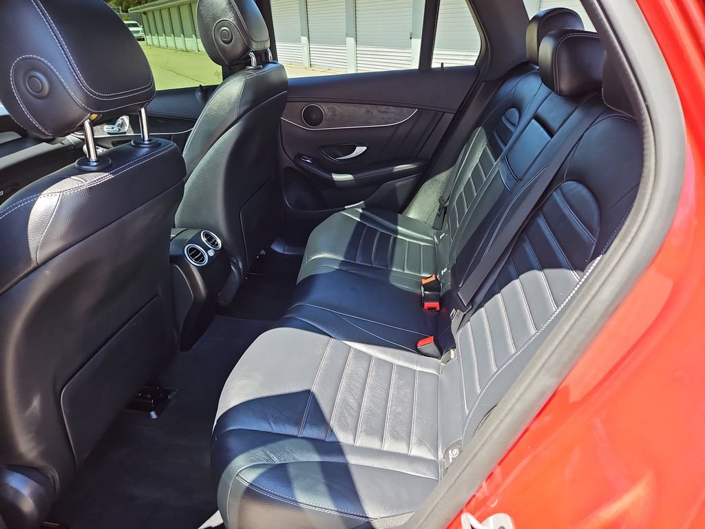 Used 2022 Mercedes-Benz GLC 43 AMG 4MATIC image 39