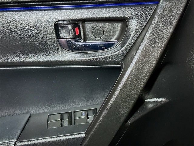 Used 2017 Toyota Corolla SE image 18
