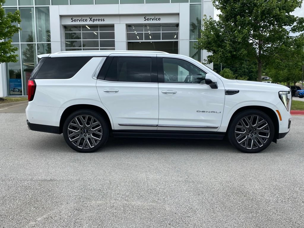 Used 2026 GMC Yukon Denali Ultimate AWD/4WD image 9