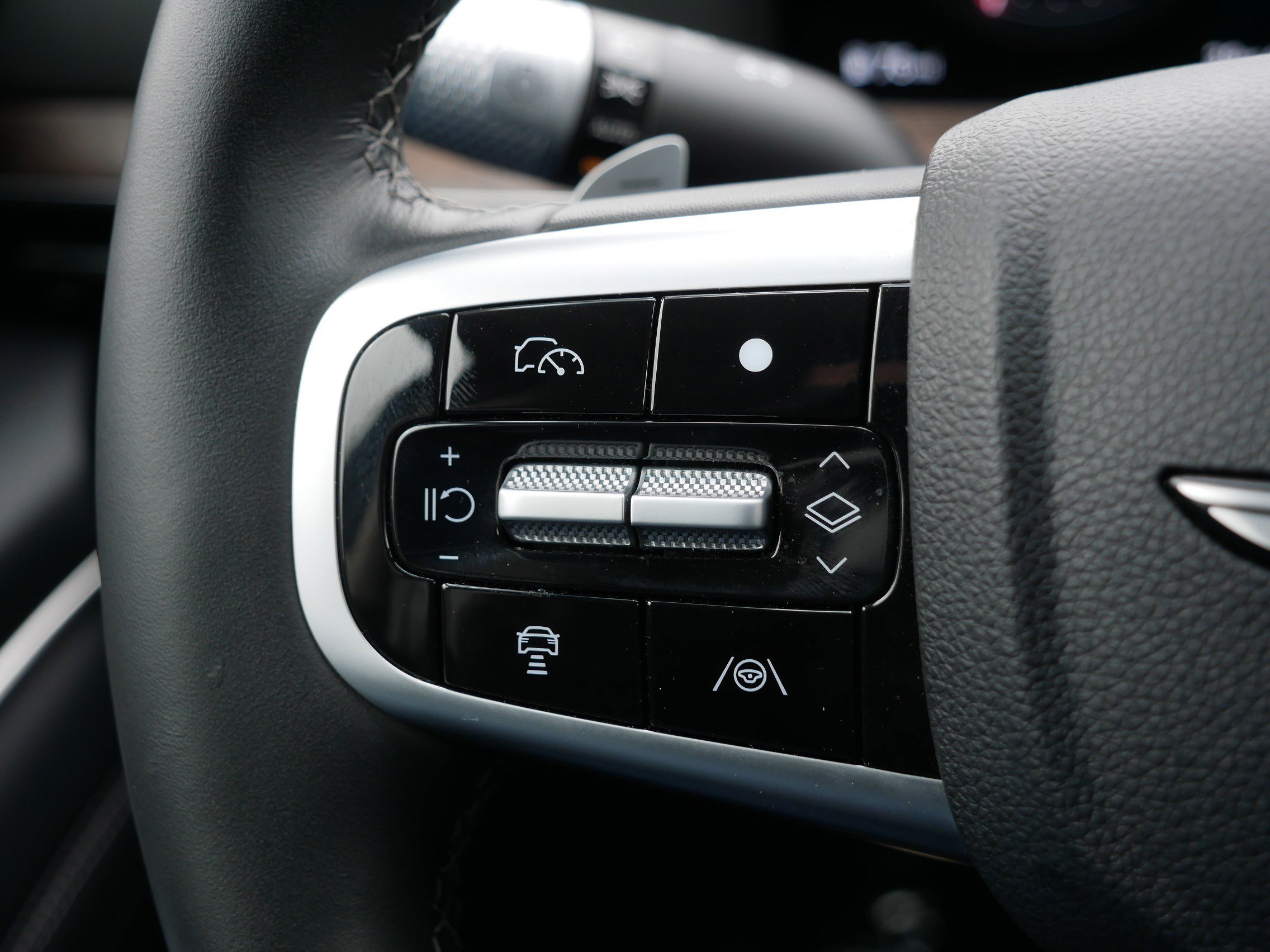 Used 2025 Genesis GV80 2.5T Advanced image 31