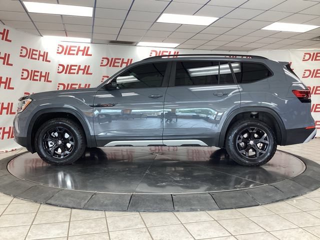 Used 2024 Volkswagen Atlas Peak Edition SE AWD/4WD image 4