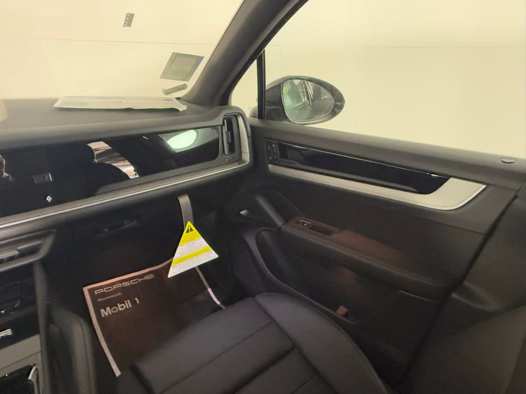 New 2026 Porsche Cayenne image 23
