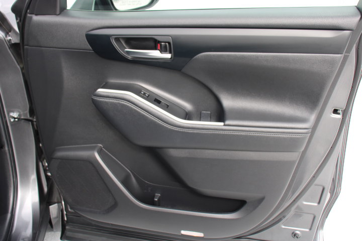 Certified 2024 Toyota Highlander XLE image 22
