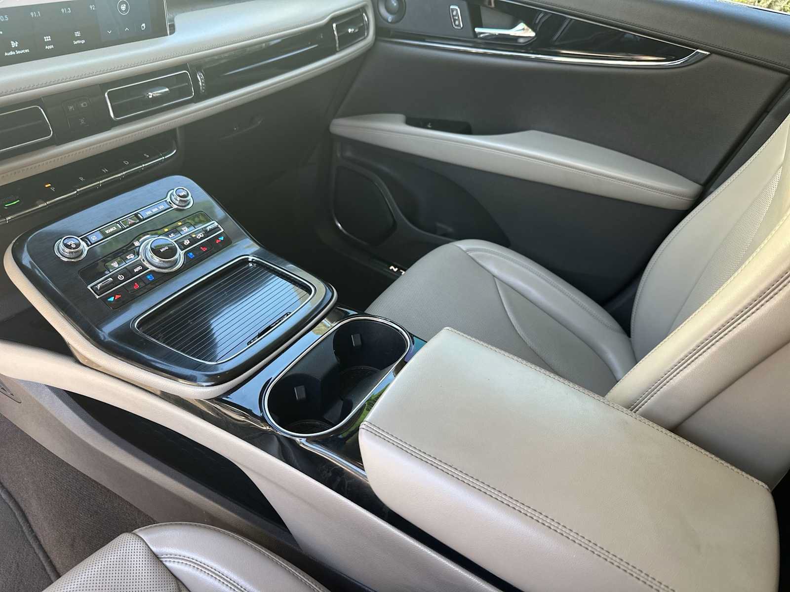 Used 2021 Lincoln Nautilus Reserve FWD image 21