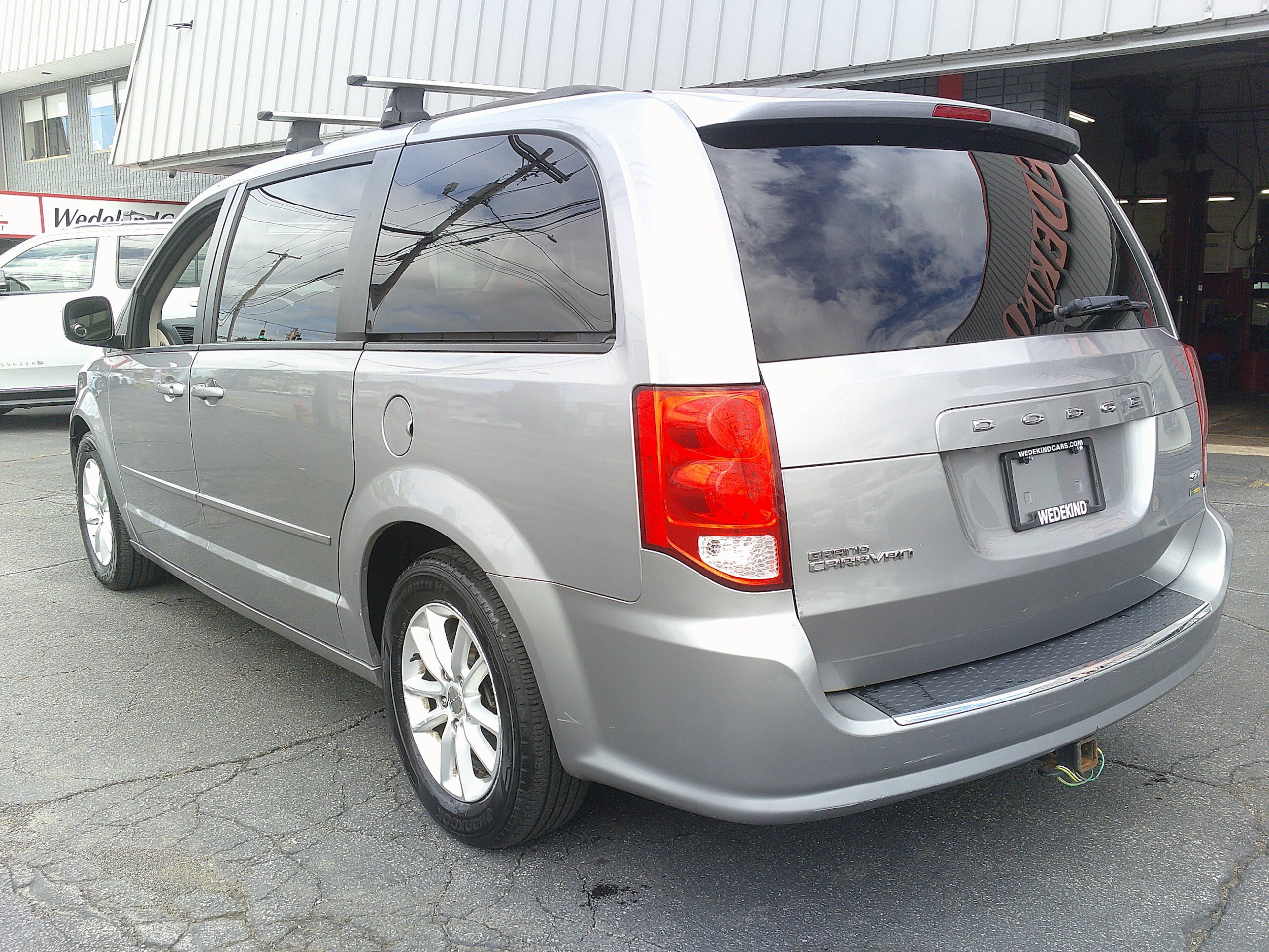 Used 2016 Dodge Grand Caravan SXT FWD image 6