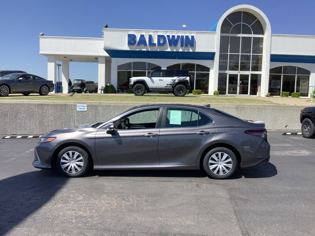 Used 2023 Toyota Camry LE FWD image 4