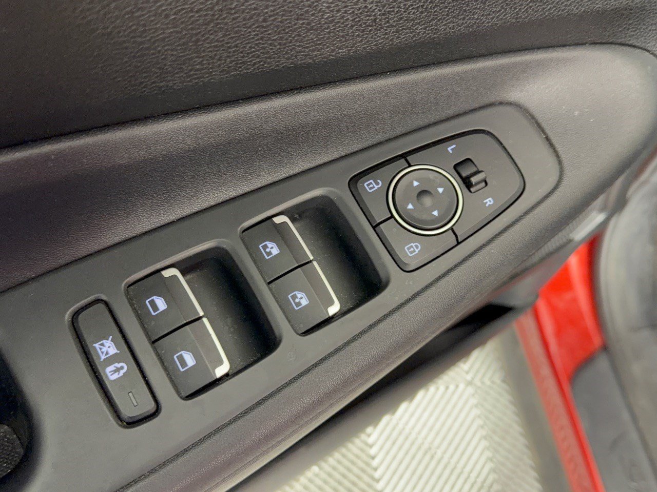 Used 2019 Hyundai Santa Fe SEL FWD image 15