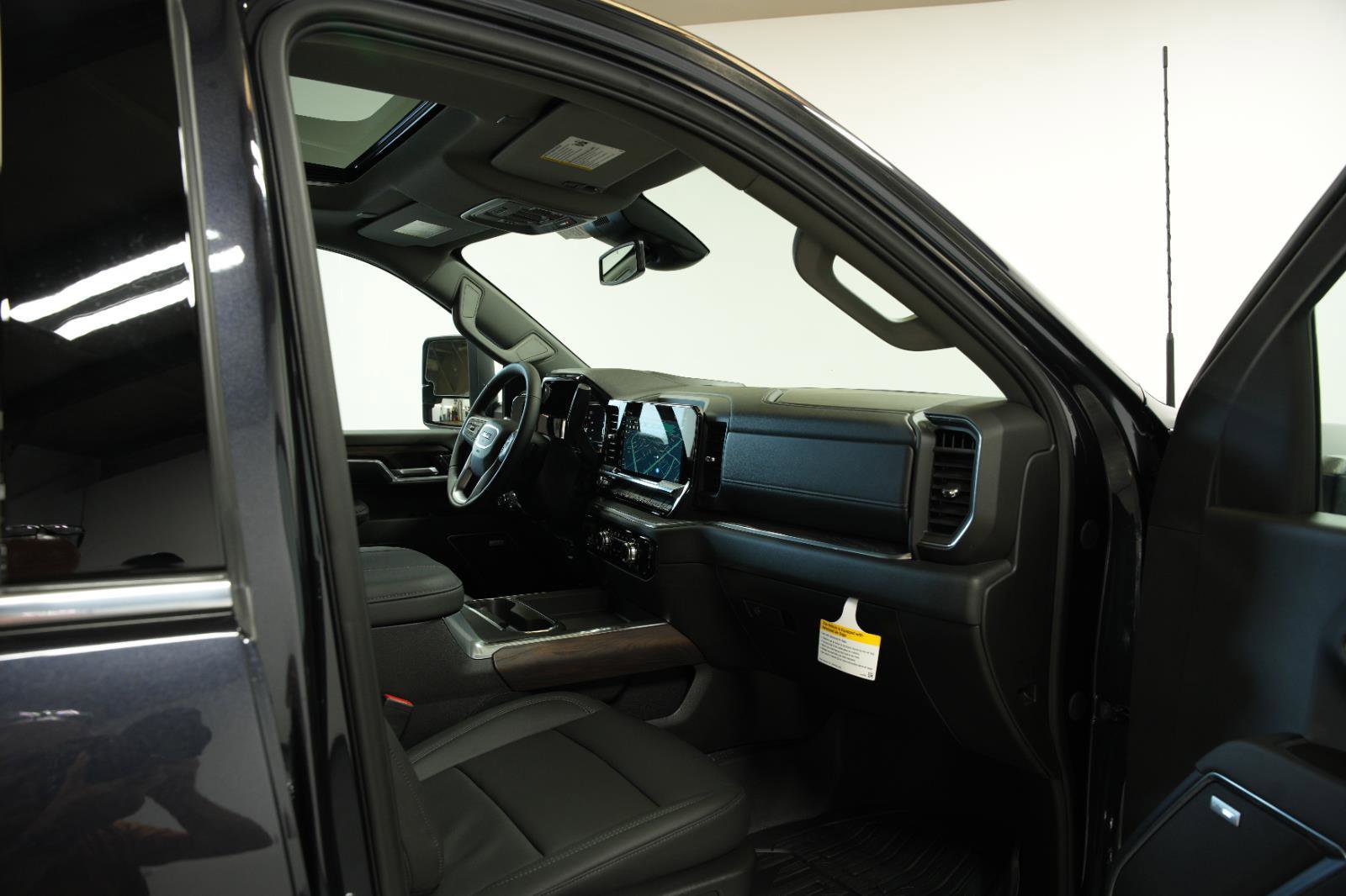 New 2025 GMC Sierra 2500 SLT w/ SLT Premium Package image 16