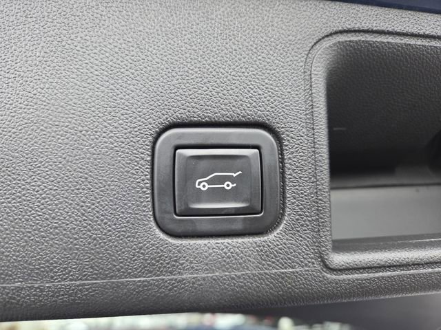 Used 2022 GMC Terrain SLE w/ Driver Convenience Package image 15