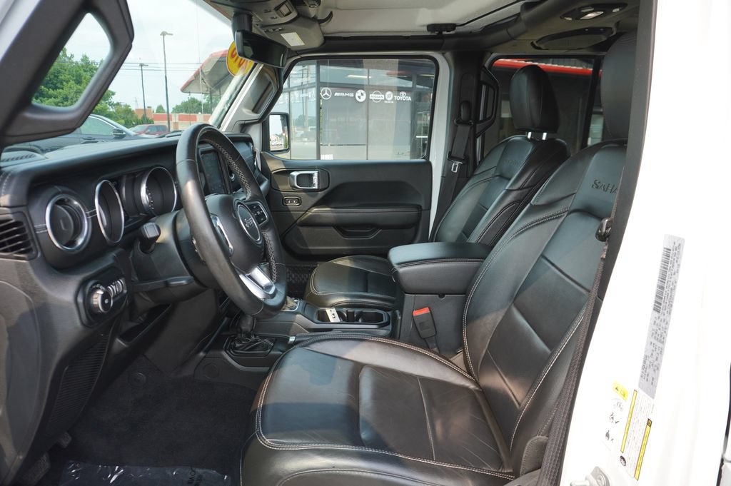 Used 2018 Jeep Wrangler Unlimited Sahara AWD/4WD image 24