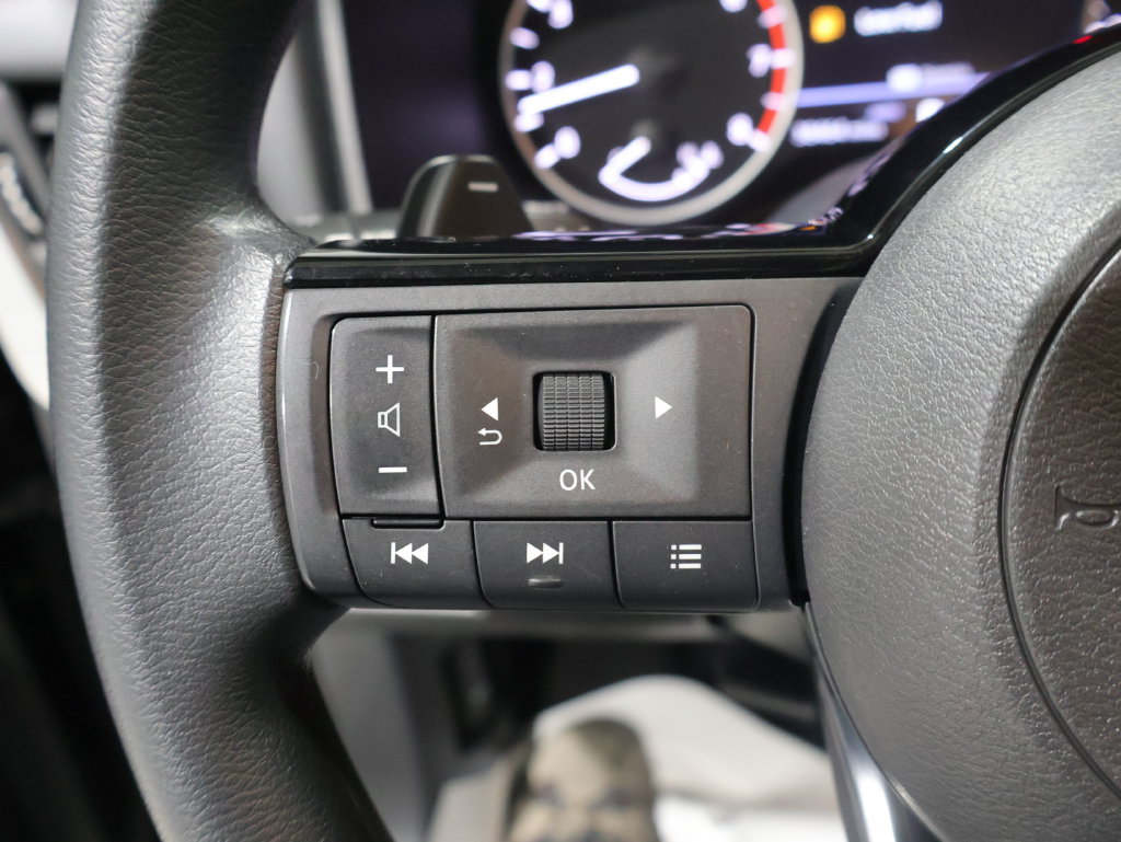 Used 2023 Nissan Rogue SV AWD/4WD image 32