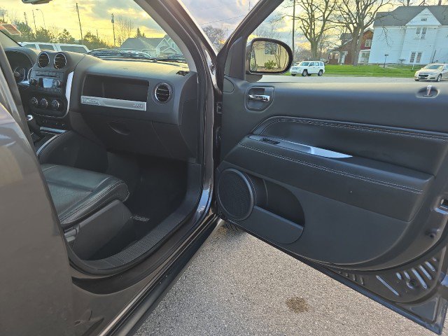 Used 2017 Jeep Compass High Altitude image 41