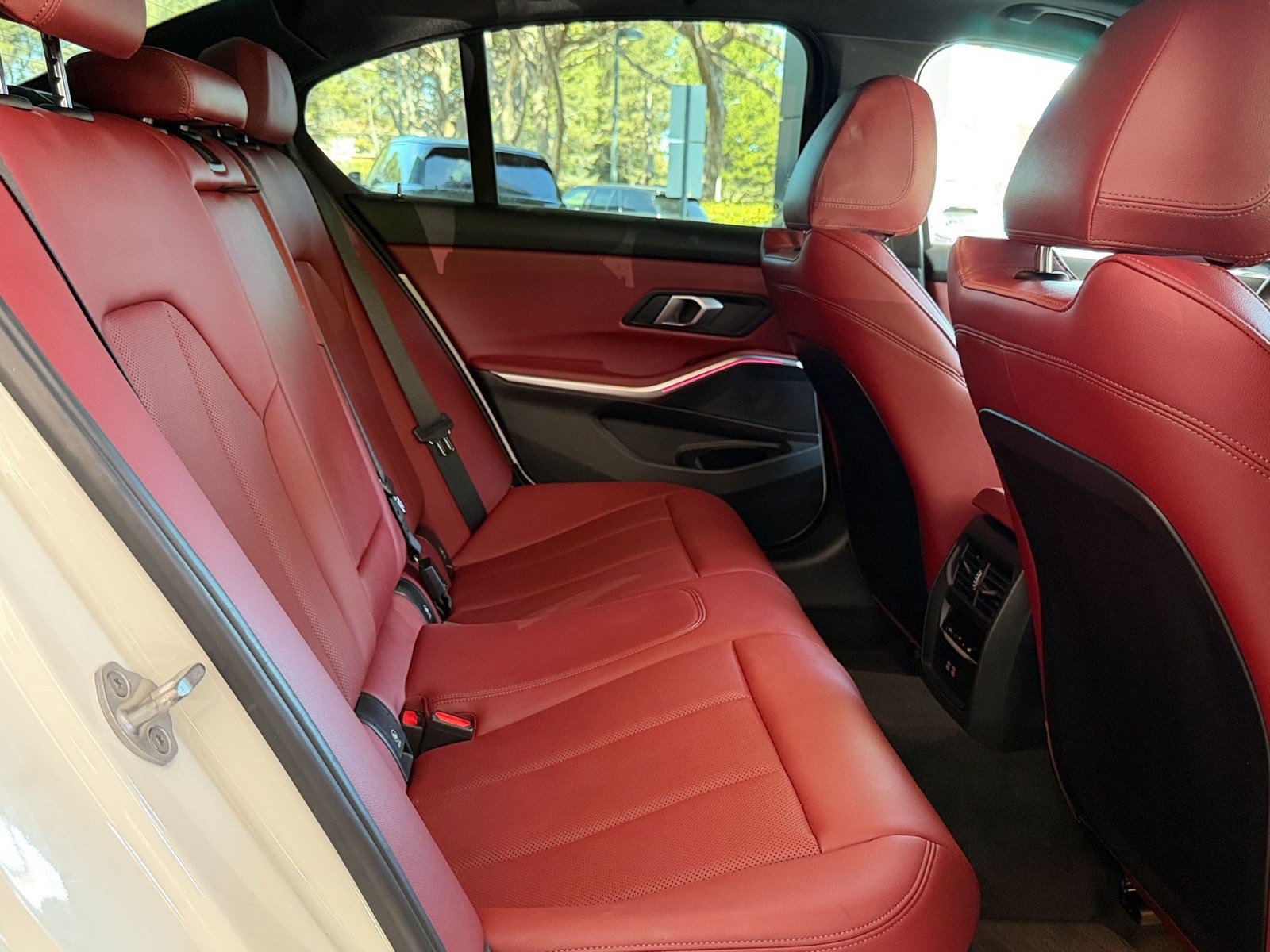 Used 2024 BMW 330e w/ Premium Package RWD image 31