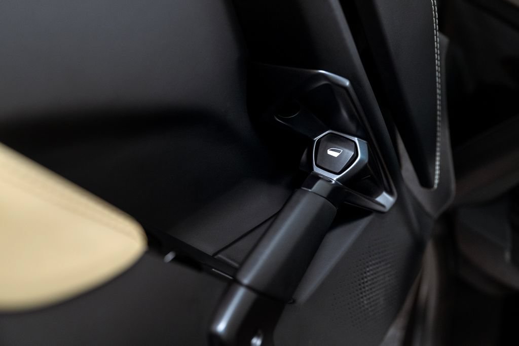 Used 2024 Lamborghini Revuelto AWD/4WD image 46