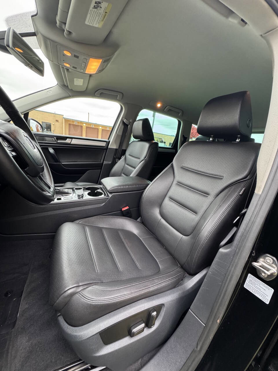 Used 2012 Volkswagen Touareg Sport AWD/4WD image 10